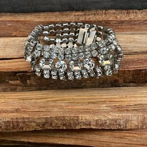 Vintage rhinestone bracelet with some issues- priced right. See pictures.